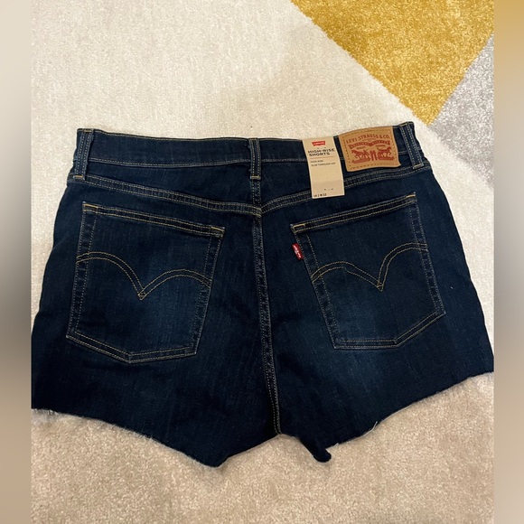 Levi's High Rise Dark Wash Denim Jean Shorts Cut Off Size 14 32 NEW NWT Raw Hem - Picture 3 of 6